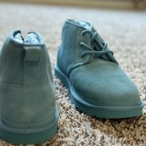 BRAND NEW / NEVER WORN / UGG NEUMEL BOOT SIZE 10